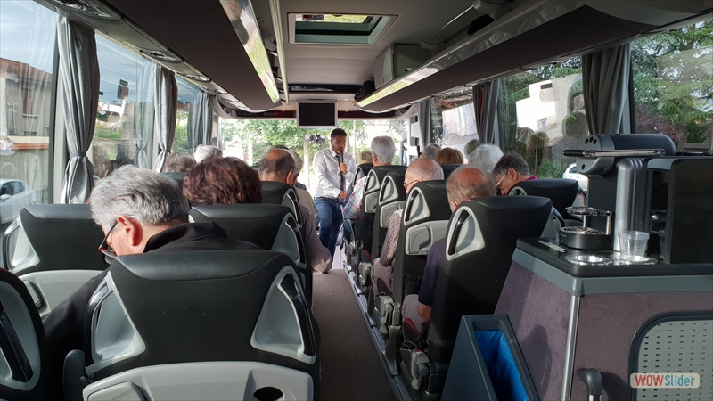 Départ à 8h avec les cars Berthelet pour les 20 participants