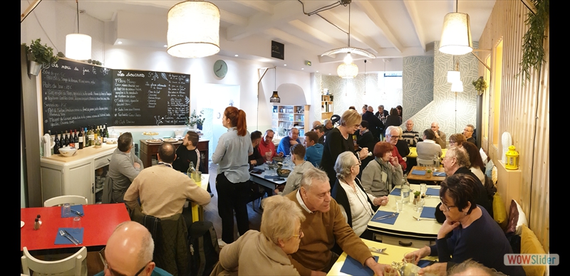 Restaurant la Petite Table des Nuits.